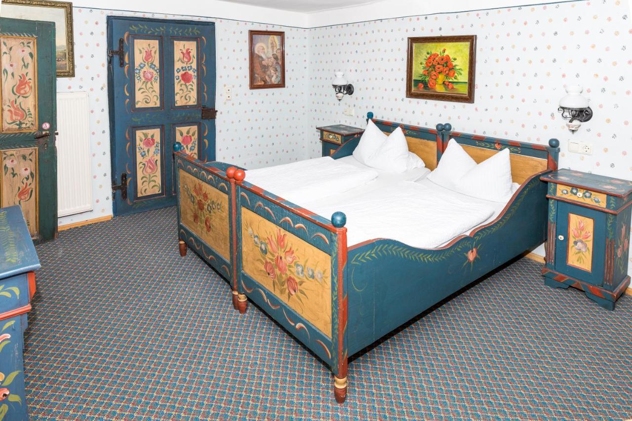 Hotel-Gasthof Zur Post Velburg Esterno foto