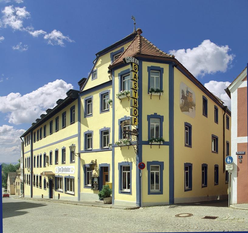 Hotel-Gasthof Zur Post Velburg Esterno foto
